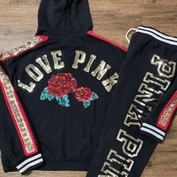 PINK VS 2017 FASHION SHOW BLING ROSES
HOODIE AND JOGGERS SET M - Picture 7 of 11